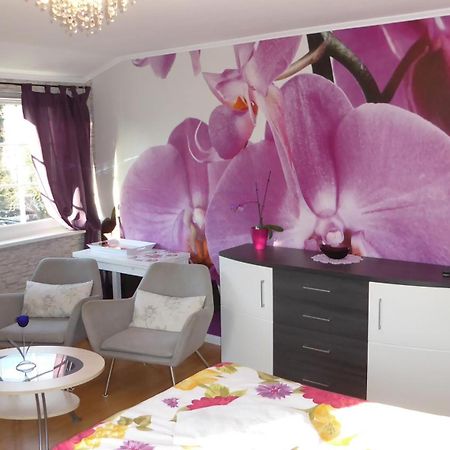 Blumen Apartment Hamburg-Harburg Exteriör bild