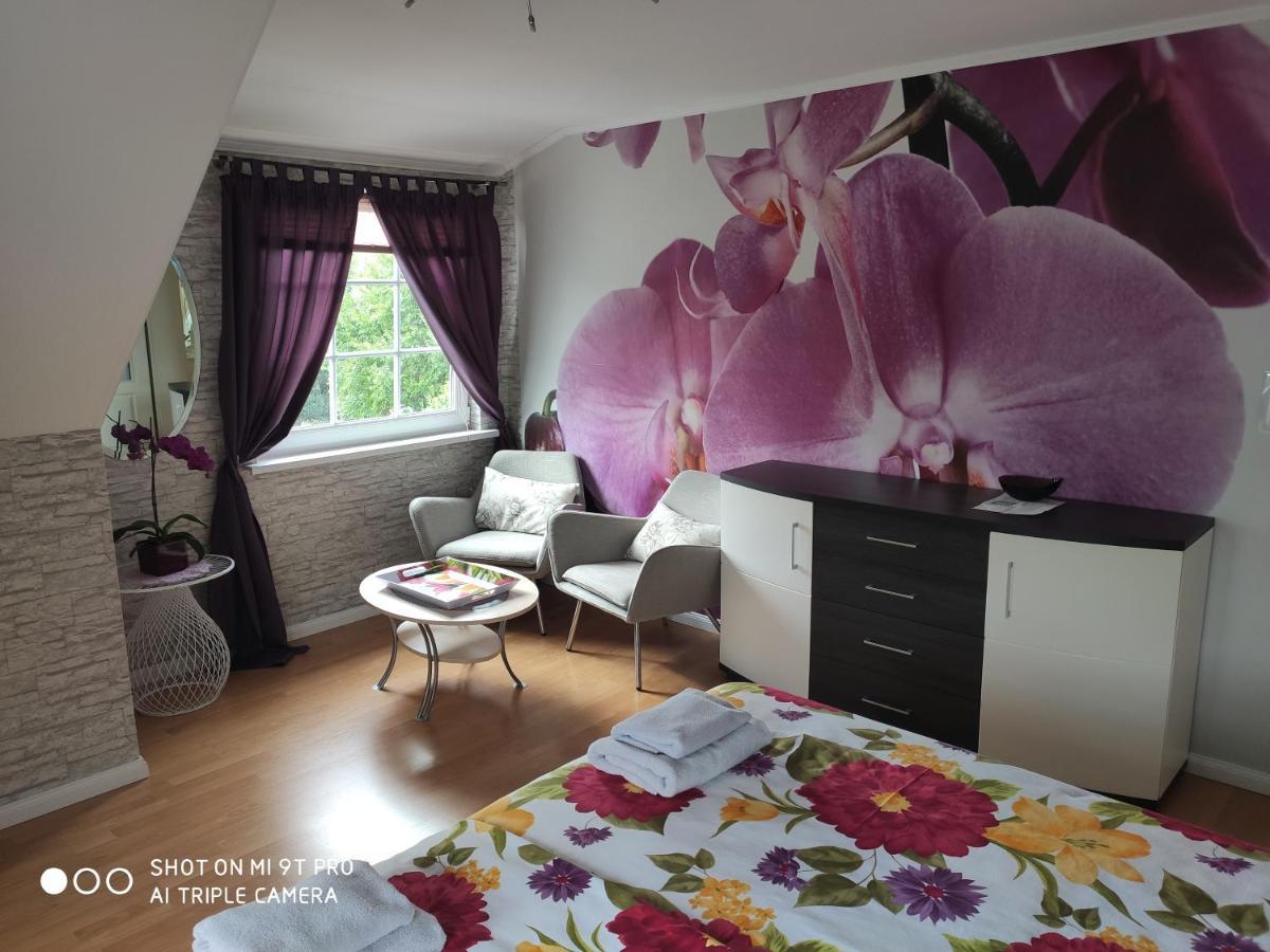 Blumen Apartment Hamburg-Harburg Exteriör bild